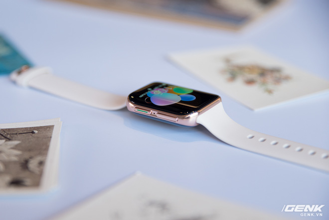 Trên tay OPPO Watch Sơn Tùng M-TP đeo trong MV Có Chắc Yêu Là Đây: Rất đẹp, hoàn thiện tốt không thua Apple Watch, nhìn nghiêng thấy khác biệt - Ảnh 4.