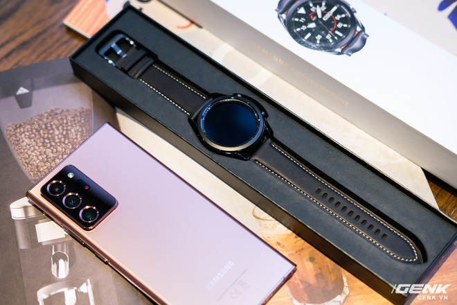 Mở hộp Galaxy Watch3 mặt 45mm: Thiết kế thanh lịch hơn, trang bị khả năng đo nồng độ oxy trong máu, có hơn 120 bài tập tại nhà, bản GPS giá từ 9,99 triệu đồng - Ảnh 3.