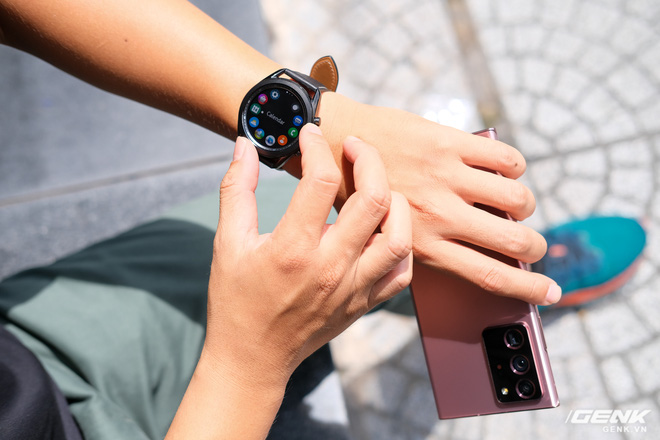 Mở hộp Galaxy Watch3 mặt 45mm: Thiết kế thanh lịch hơn, trang bị khả năng đo nồng độ oxy trong máu, có hơn 120 bài tập tại nhà, bản GPS giá từ 9,99 triệu đồng - Ảnh 12.