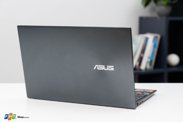 FPT Shop mở bán ASUS ZenBook (UM425), laptop CPU AMD 14inch mỏng nhất thế giới - Ảnh 1.