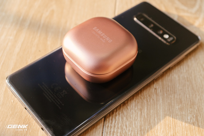 Đánh giá tai nghe hạt đậu Samsung Galaxy Buds Live: Sự thiếu hoàn hảo có cá tính - Ảnh 3.