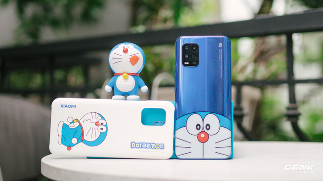Mở hộp smartphone Doraemon giá gần 10 triệu đồng của Xiaomi - Ảnh 16.