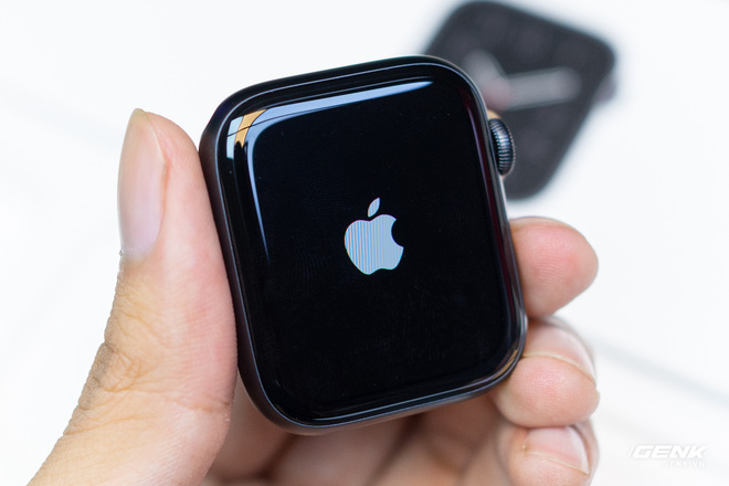 Trên tay Apple Watch SE: Apple Watch giá rẻ liệu có thực sự rẻ? - Ảnh 3.