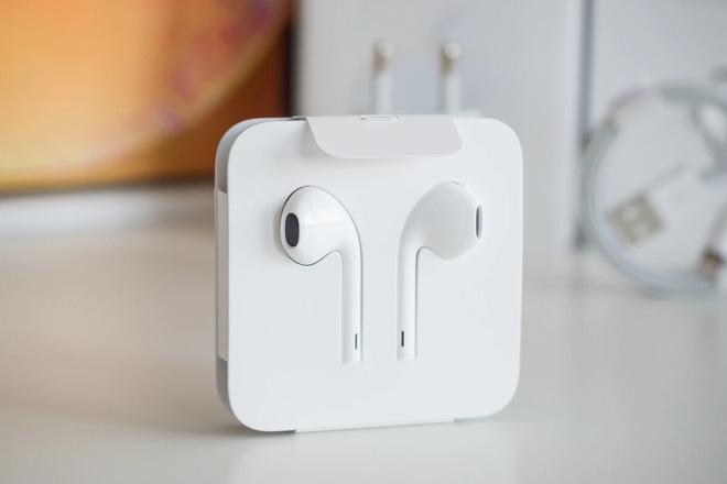 iOS 14.2 xác nhận iPhone 12 sẽ không được bán kèm tai nghe EarPods - Ảnh 1.