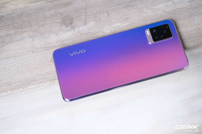 Cận cảnh Vivo V20 vừa ra mắt tại Việt Nam: Màu đẹp, camera trước có eye-tracking là điểm mới nhưng tại sao vẫn dùng màn giọt nước? - Ảnh 6.