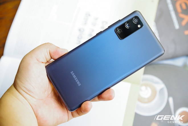 Cận cảnh chiếc điện thoại flagship Galaxy S20 dành riêng cho fan của Samsung: 16 triệu đồng cho trải nghiệm cao cấp là hoàn toàn có thể - Ảnh 1.