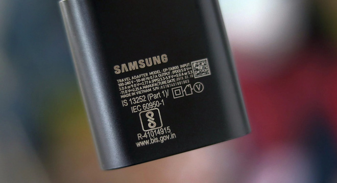 Bây giờ chưa phải là lúc Samsung giảm giá thành bằng cách bỏ đi cục sạc tặng kèm hộp máy Galaxy - Ảnh 2.