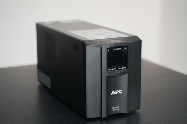 Trải nghiệm APC Smart-UPS SMC1000IC: Bộ lưu điện kết nối đám mây giúp theo dõi UPS từ xa, mọi lúc mọi nơi, trên mọi thiết bị - Ảnh 1.