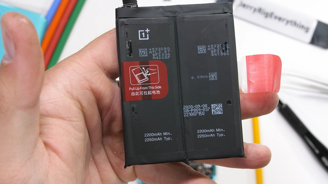 Bên trong OnePlus 8T: mọi thứ đều gấp đôi, 2 viên pin, 2 hệ thống làm mát - Ảnh 1.