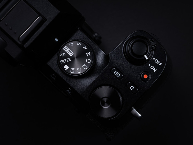Fujifilm công bố máy ảnh X-S10: Nhỏ nhắn, vừa túi tiền, đủ tính năng - Ảnh 2.