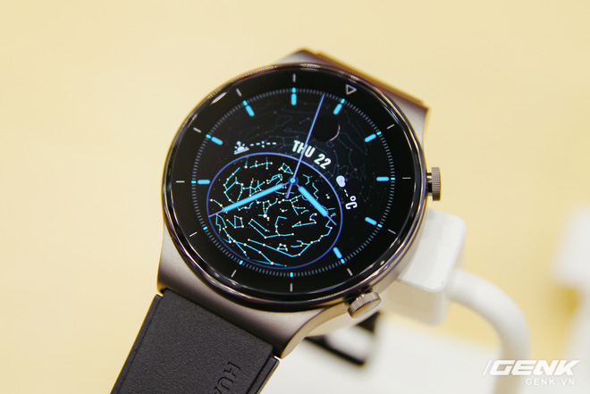 Trên tay Huawei Watch GT 2 Pro chính thức tại Việt Nam: đồng hồ thể thao cao cấp, pin đến 2 tuần giá 8.99 triệu đồng - Ảnh 1.