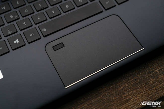 Trải nghiệm nhanh laptop thương hiệu lạ Dynabook Portege X30L: Mỏng, nhẹ hơn cả LG Gram, nhưng còn gì nữa? - Ảnh 8.
