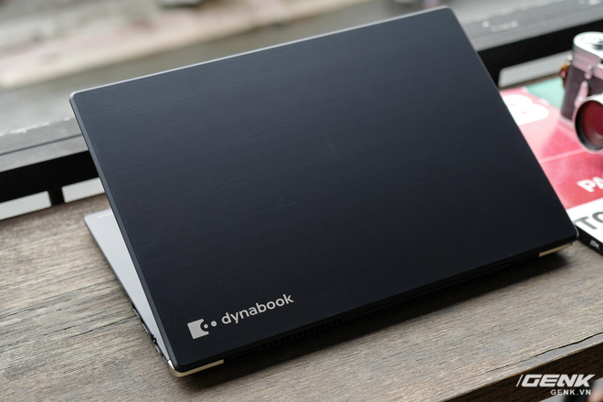 Trải nghiệm nhanh laptop thương hiệu lạ Dynabook Portege X30L: Mỏng, nhẹ hơn cả LG Gram, nhưng còn gì nữa? - Ảnh 4.