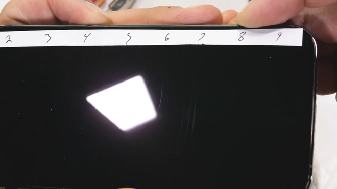 Tra tấn iPhone 12 Pro: Màn hình Ceramic Shield bền nhưng không chống xước - Ảnh 3.