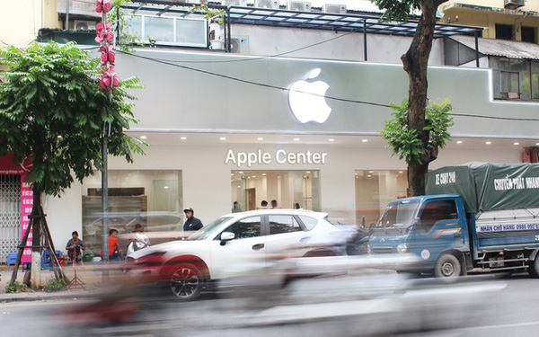 Chưa kịp khai trương, cửa hàng Apple Center đã buộc phải gỡ logo ‘táo khuyết’ - Ảnh 1.