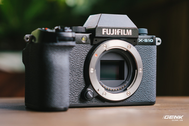 Trên tay Fuji X-S10: Máy ảnh Fujifilm dành cho người chưa từng dùng Fujifilm - Ảnh 12.