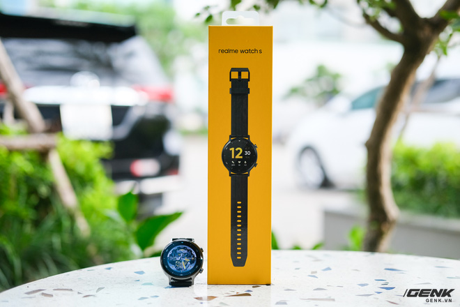 Trên tay Realme Watch S: Lột xác về ngoại hình, nhiều nâng cấp hấp dẫn, giá 2,99 triệu đồng - Ảnh 1.