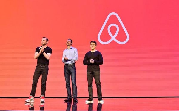  Startup chia sẻ nhà được thành lập từ chiếc đệm hơi và xe bán ngũ cốc Airbnb vừa IPO thành công vượt trội, định giá gần 100 tỷ USD - Ảnh 1.