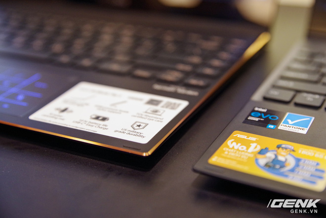 ASUS trình làng bộ đôi Zenbook Flip: thiết kế siêu mỏng, có thể gập mở 360 độ, màn hình OLED giá từ 26 triệu đồng - Ảnh 2.