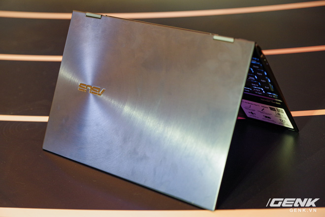 ASUS trình làng bộ đôi Zenbook Flip: thiết kế siêu mỏng, có thể gập mở 360 độ, màn hình OLED giá từ 26 triệu đồng - Ảnh 5.