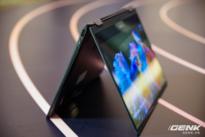ASUS trình làng bộ đôi Zenbook Flip: thiết kế siêu mỏng, có thể gập mở 360 độ, màn hình OLED giá từ 26 triệu đồng - Ảnh 9.