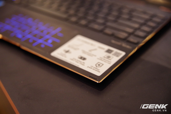 ASUS trình làng bộ đôi Zenbook Flip: thiết kế siêu mỏng, có thể gập mở 360 độ, màn hình OLED giá từ 26 triệu đồng - Ảnh 7.