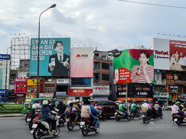 Sự thật về bảng quảng cáo Gojek “đá đểu” Baemin tại Sài Gòn - Ảnh 1.