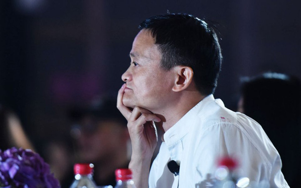  Jack Ma biến mất bí ẩn sau cú vạ miệng trị giá hàng chục tỷ USD: Bị gỡ bỏ hình ảnh khỏi show thực tế do chính mình tạo ra, im lặng trên mọi mặt trận mạng xã hội - Ảnh 1.