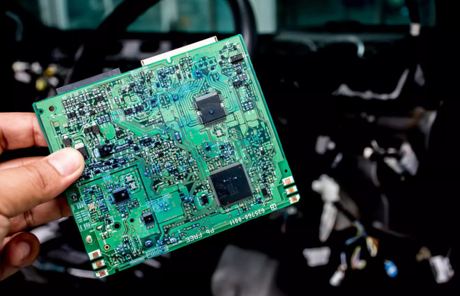 Thiếu chip khiến ngành công nghiệp xe hơi “điêu đứng” vì chậm trễ trong dây chuyền sản xuất - Ảnh 2.