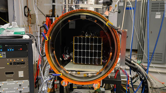Tấm pin mặt trời ngoài không gian với khả năng thu và bắn năng lượng xuống bất kỳ đâu trên Trái đất - Ảnh 1.