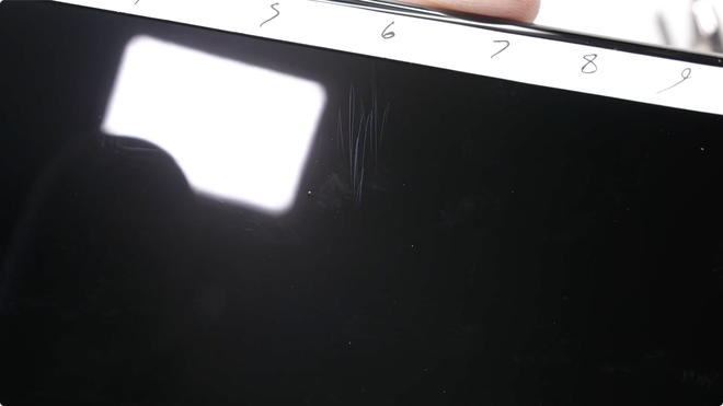Thử nghiệm độ bền OnePlus 9 Pro: Hoàn thiện cao cấp, khó bị bẻ cong - Ảnh 5.