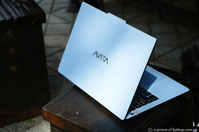 Ngắm nhìn vẻ đẹp trẻ trung của laptop AVITA, “anh em một nhà” với laptop VAIO đình đám - Ảnh 4.