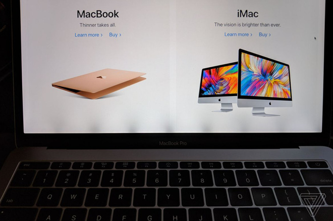 Thẩm phán cho rằng Apple cố tình bán các mẫu MacBook Pro 2016 và 2017 có vấn đề về màn hình “flexgate” ra thị trường dù biết rất rõ về lỗi. - Ảnh 1.