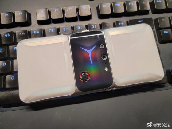 Smartphone chơi game Lenovo Legion 2 Pro lộ ảnh thực tế: Thiết kế khác biệt, quạt tản nhiệt lộ thiên, camera selfie ở cạnh bên - Ảnh 3.