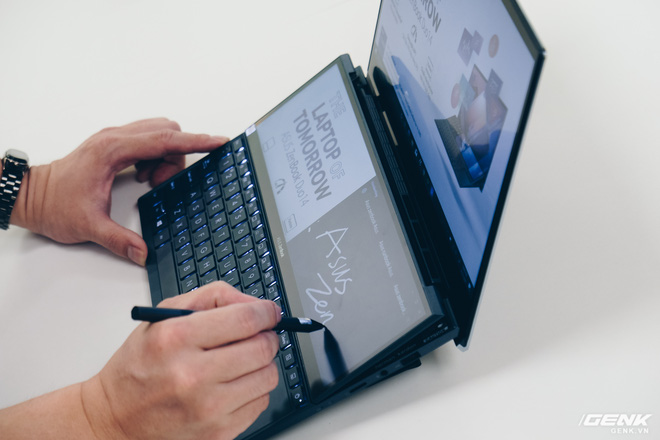 Cận cảnh Asus ZenBook Duo 14: Laptop hai màn hình mỏng nhẹ nhất thế giới, giá từ 33.9 triệu đồng - Ảnh 8.