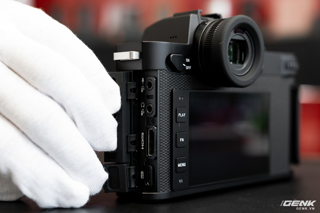 Đập hộp Leica SL2-S Kit: Cảm biến Full-frame 24.6MP, quay phim 4K 10-bit, giá tiết kiệm được 27 triệu so với mua rời - Ảnh 8.