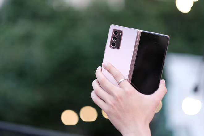 Siêu smartphone như Galaxy Z Fold2 có sức hút như thế nào? - Ảnh 1.