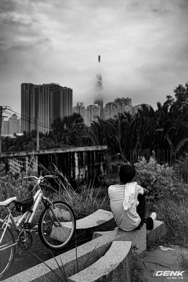 Lấy nét vùng (Zone Focusing) và lấy nét vượt tiêu (Hyperfocal Focusing) là gì và vì sao tôi dùng nó để bắt nhanh khoảnh khắc trong chụp ảnh phố - Ảnh 1. Lấy nét vùng (Zone Focusing) và lấy nét vượt tiêu (Hyperfocal Focusing) là gì và vì sao tôi dùng nó để bắt nhanh khoảnh khắc trong chụp ảnh phố - Ảnh 1.