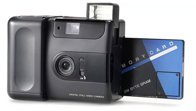Lịch sử của camera kỹ thuật số: Từ nguyên mẫu những năm 70 nặng 4kg đến những chiếc iPhone và Galaxy bé nhỏ nằm trong túi - Ảnh 7.