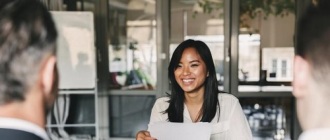 Cách giới thiệu bản thân gây ấn tượng với nhà tuyển dụng khi phỏng vấn