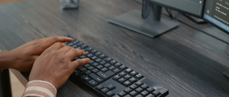 Cải cách tiền lương để công chức, viên chức sống được bằng lương