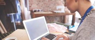 Nghỉ lễ 30-4 và 1-5 liên tục 5 ngày: Tiền lương những ngày hoán đổi thế nào?