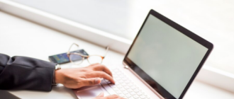 Người lao động làm việc không theo hợp đồng lao động thì được tham gia và hưởng bảo hiểm tai nạn lao động theo hình thức nào?