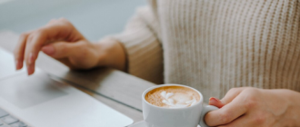 Chế độ thai sản cho chồng khi vợ sinh con cần biết từ 1 7 2025 theo Luật Bảo hiểm xã hội 2024 thế nào?