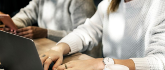 Đề xuất giảm giờ làm để công nhân tìm bạn đời: Người lao động tâm đắc