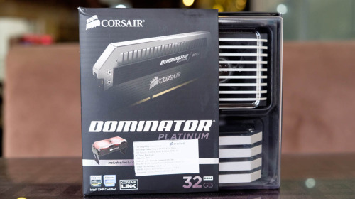 Cận cảnh bộ RAM CORSAIR DOMINATOR PLATINUM 32GB DDR4 kèm quạt tản nhiệt: Hổ mọc thêm cánh