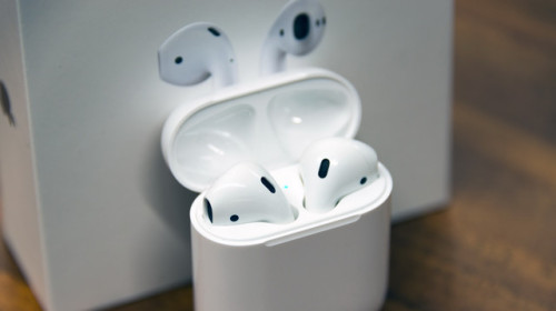 Tai nghe AirPods gặp vấn đề khó hiểu về lỗi hút pin dự trữ từ hộp đựng