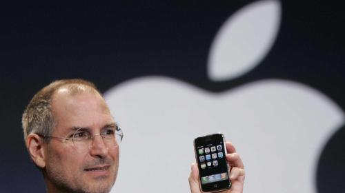 Đúng ngày này 10 năm trước, Steve Jobs đã ra mắt chiếc iPhone đầu tiên trước cả thế giới