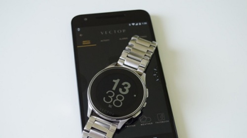 Hãng smartwatch sang trọng Vector đã chính thức về tay Fitbit.