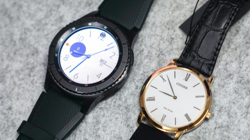 Smartwatch Samsung Gear S3 đối đầu thiết kế với đồng hồ đeo tay truyền thống, liệu đã đủ sức thay thế?